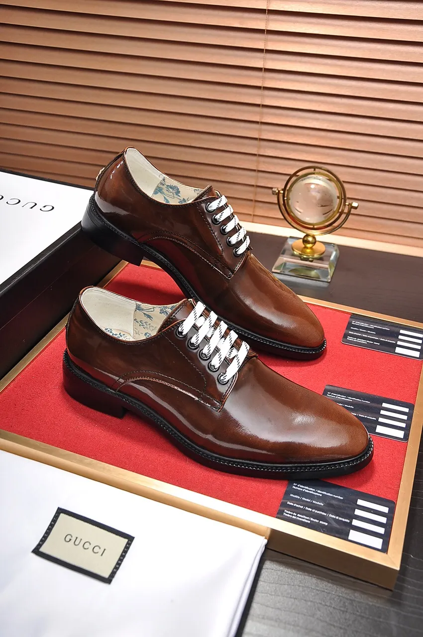 Factory batch 500💶Italy's top luxury men's shoe giant (GUCCI) (Gucci) (full cowhide lining) new arrival🍃Original European style🔰 Pleasant to the eye😍In order to make the shoes more durable and non-deformable🌀The production continues to follow traditional methods but there is still no lack of innovation💪Select original sheepskin for the leather♻️Smooth, natural and extra bright⭐Made of imported cowhide The rich man’s first choice 38-44 yards